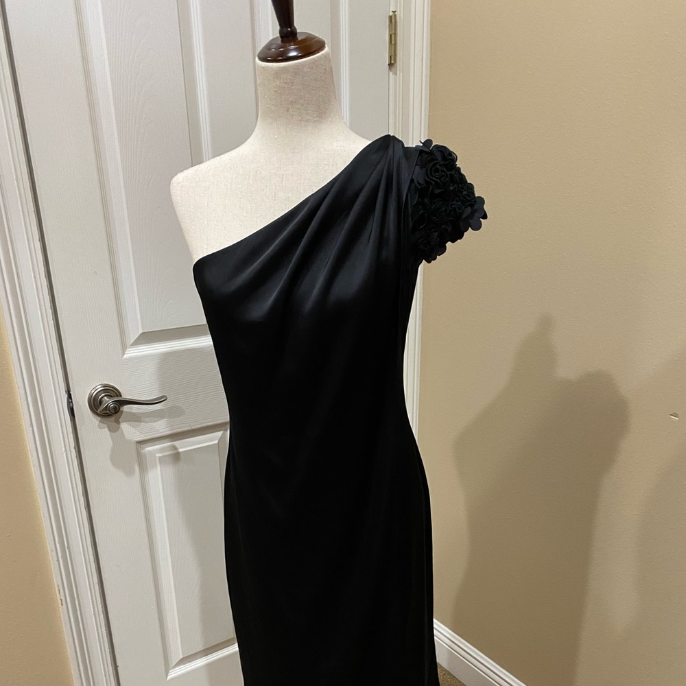Black St John cocktail dress. Size 2.